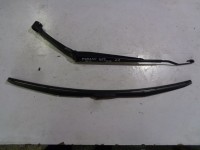 pravé perdné ramínko stěrače na nissan murano Z52 pravé perdné ramínko stěrače na nissan murano Z52